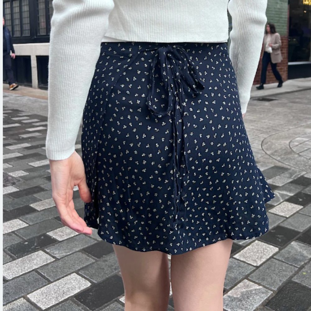 Brandy Melville Floral Wrap Skirt - Picture 2 of 7